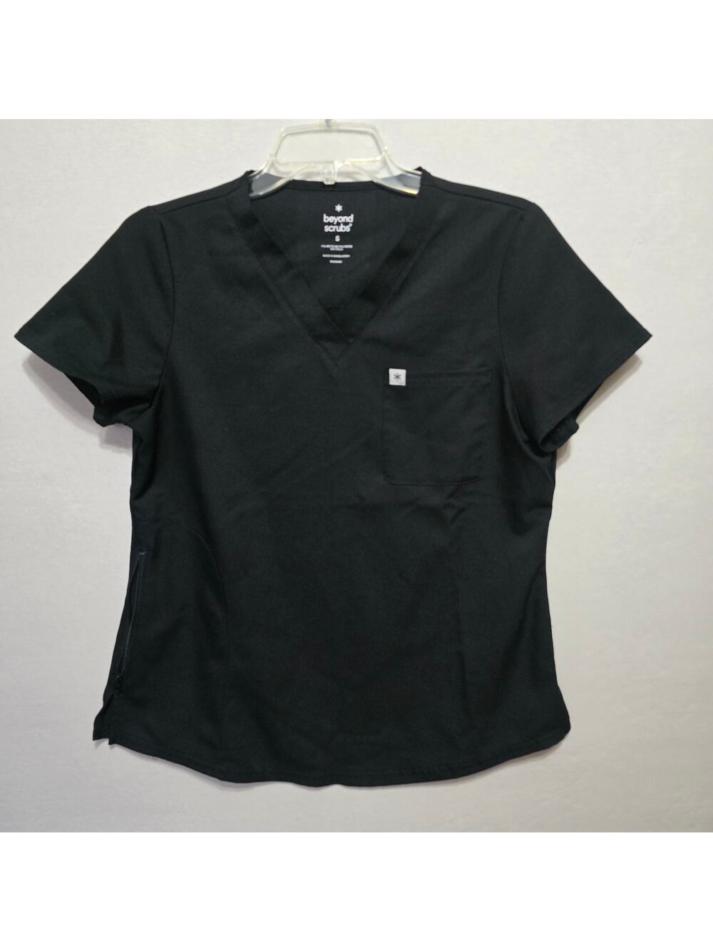 Beyond Scrubs Black V Neck Scrub Top Womens Small Zip Pocket Stretch